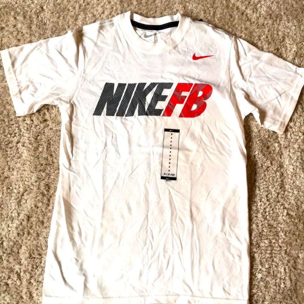 New Nike Boys T-shirt